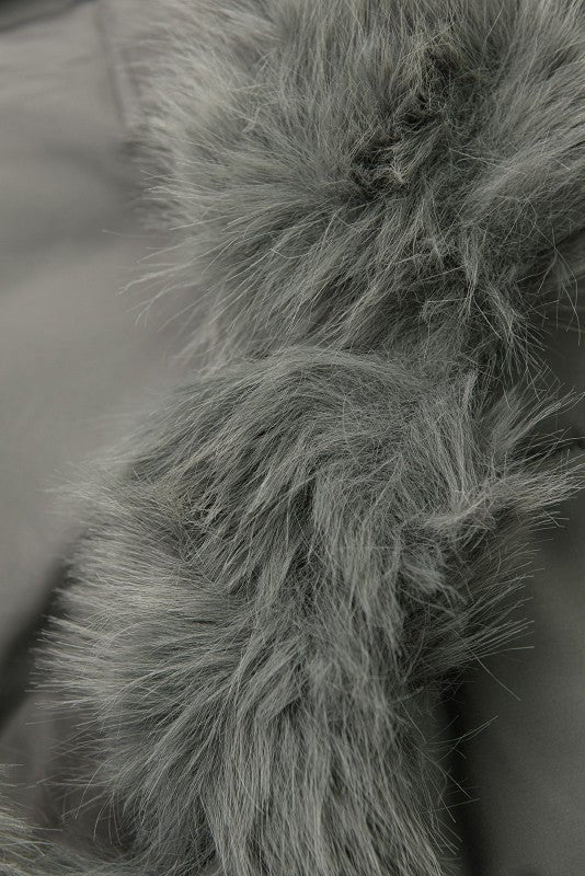 Zimní bunda s odepínací umělou kožešinou šedá - Kup online w Zorah